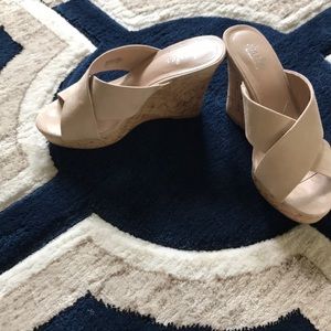 Charles by Charles David Latrice wedge sandals 7.5